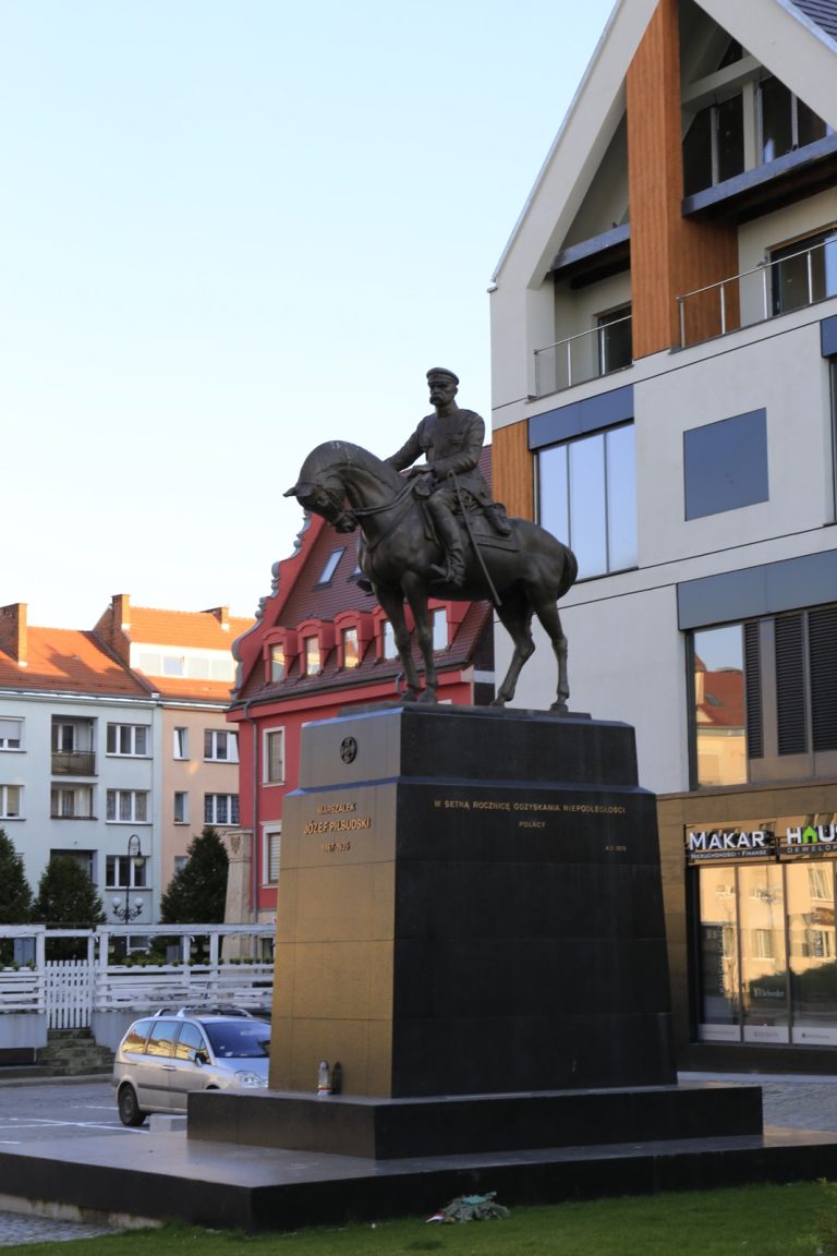 pomnik_rynek_mini